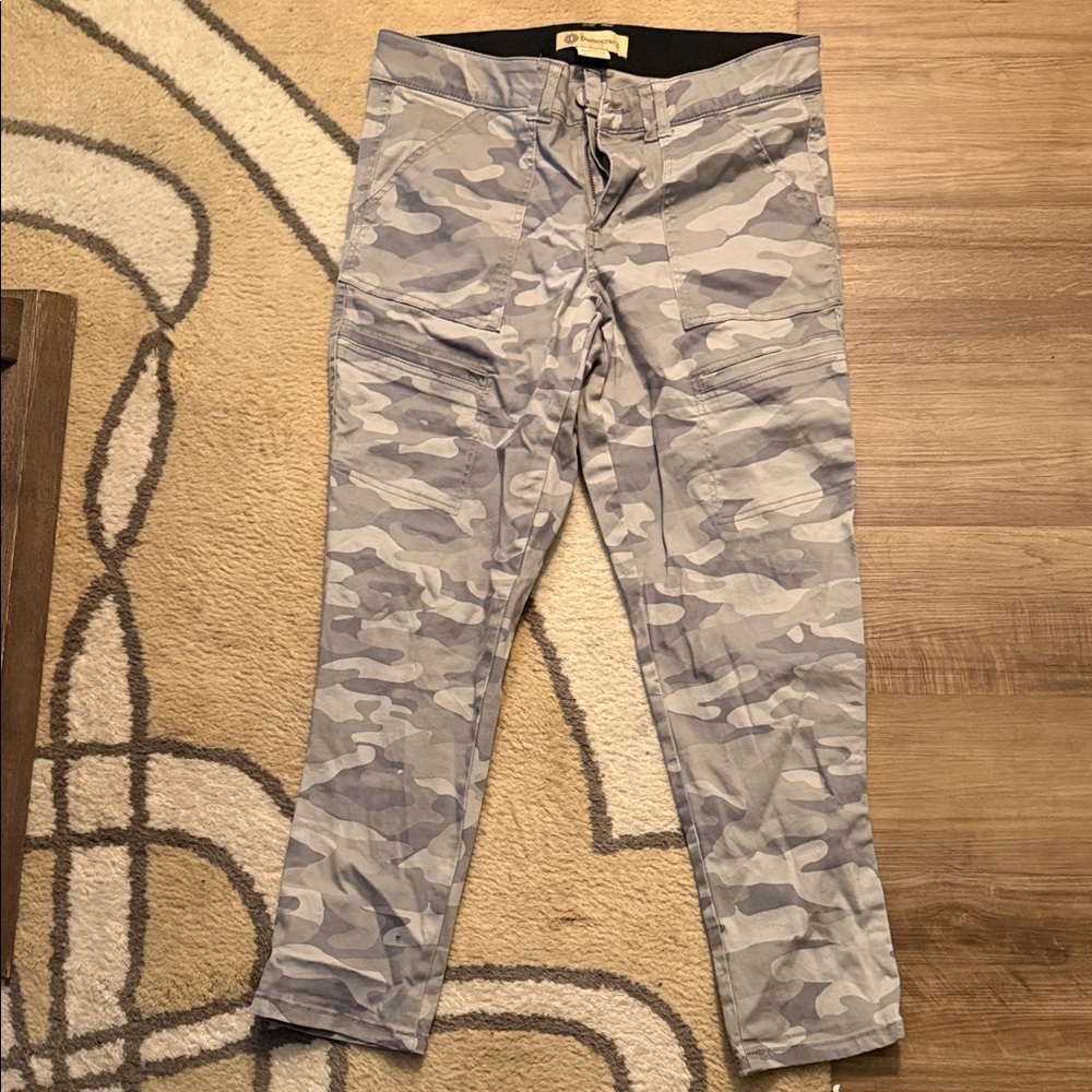 Democracy Gray Camo Skinny Cargo Pants